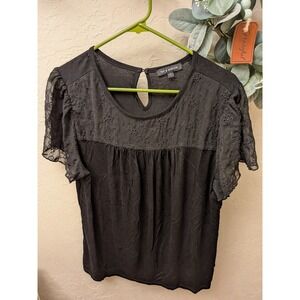 Tint & Shadow Black Eyelet Lace Flutter Sleeve Top Keyhole Back Womens Large